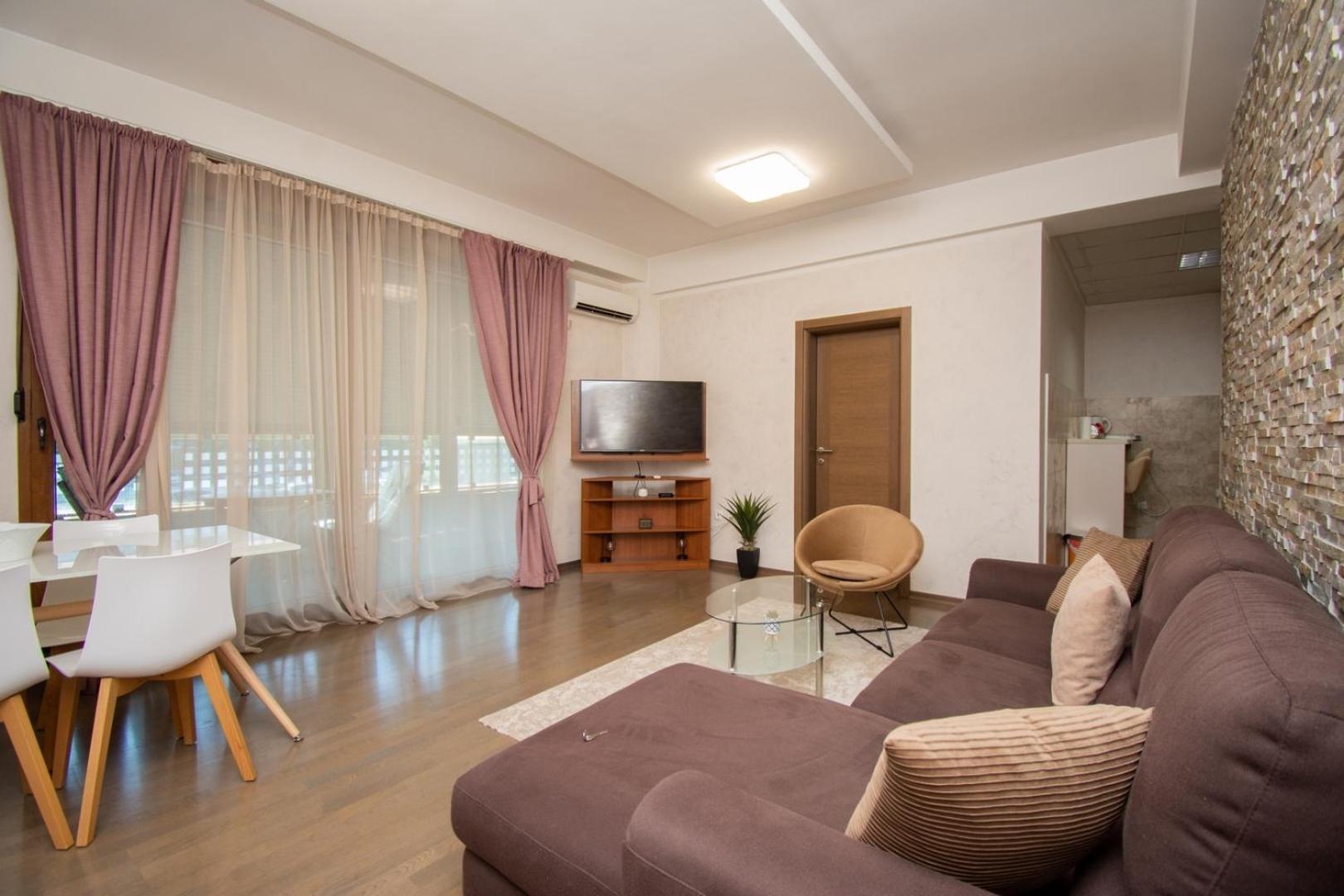 Maxim Compass Apartment 포드고리차 외부 사진