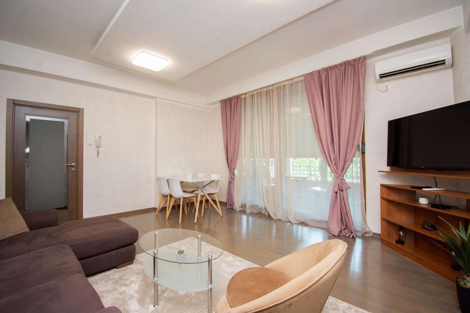 Maxim Compass Apartment 포드고리차 외부 사진