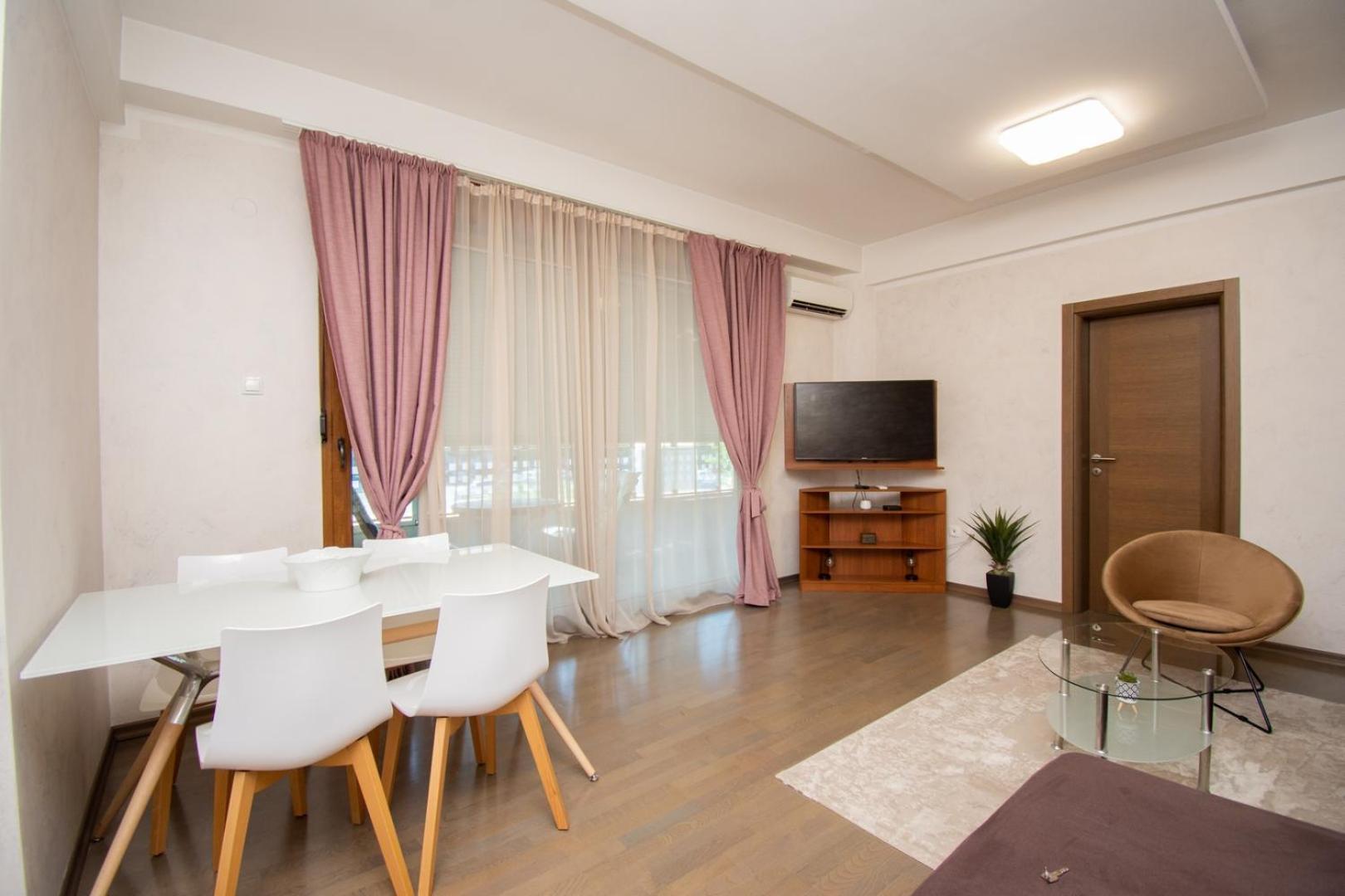 Maxim Compass Apartment 포드고리차 외부 사진