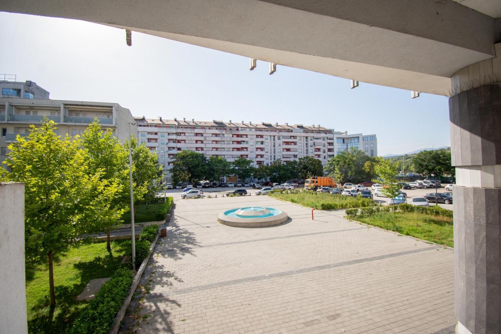 Maxim Compass Apartment 포드고리차 외부 사진